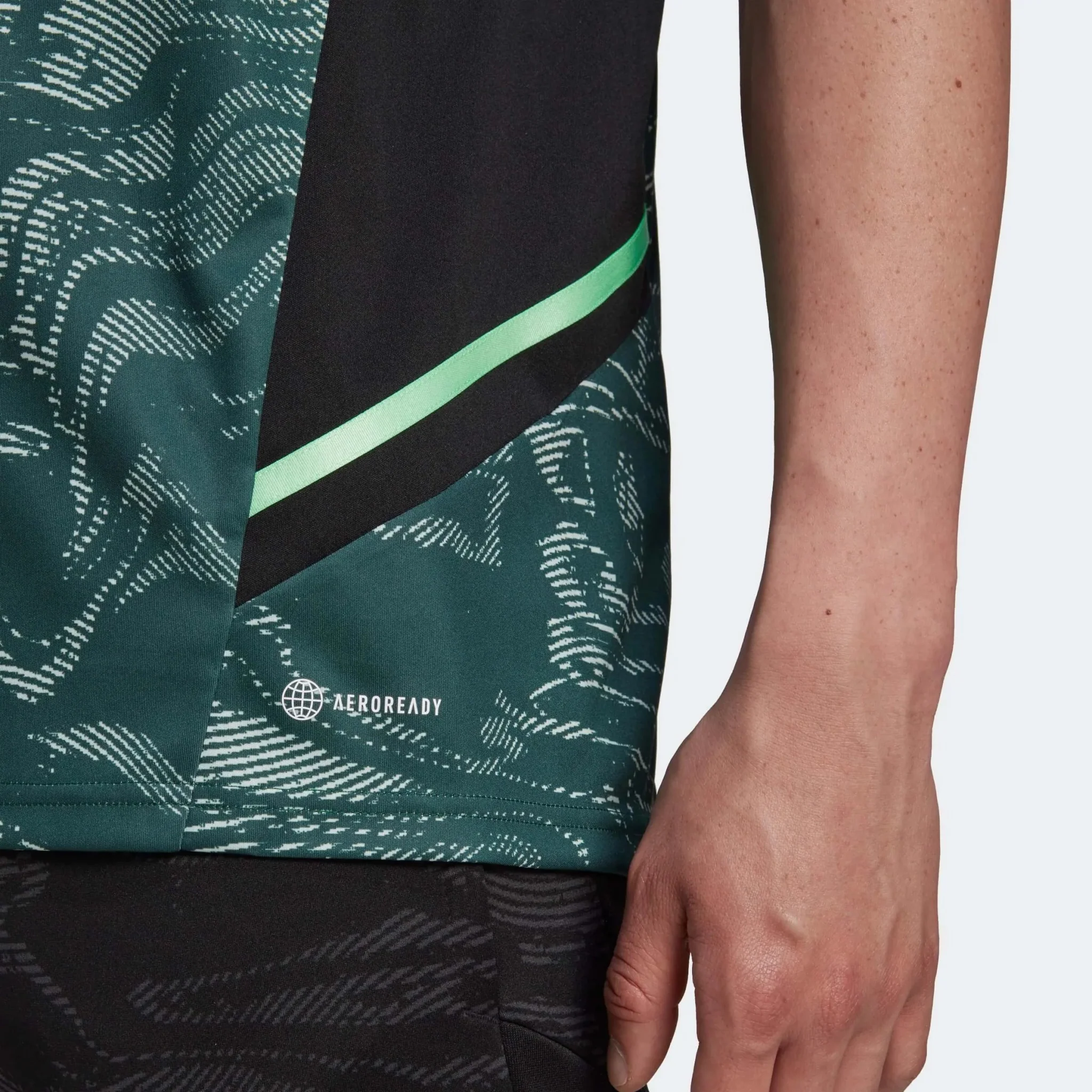 adidas 2022-23 Real Madrid EU Training Jersey - Green - Image 6