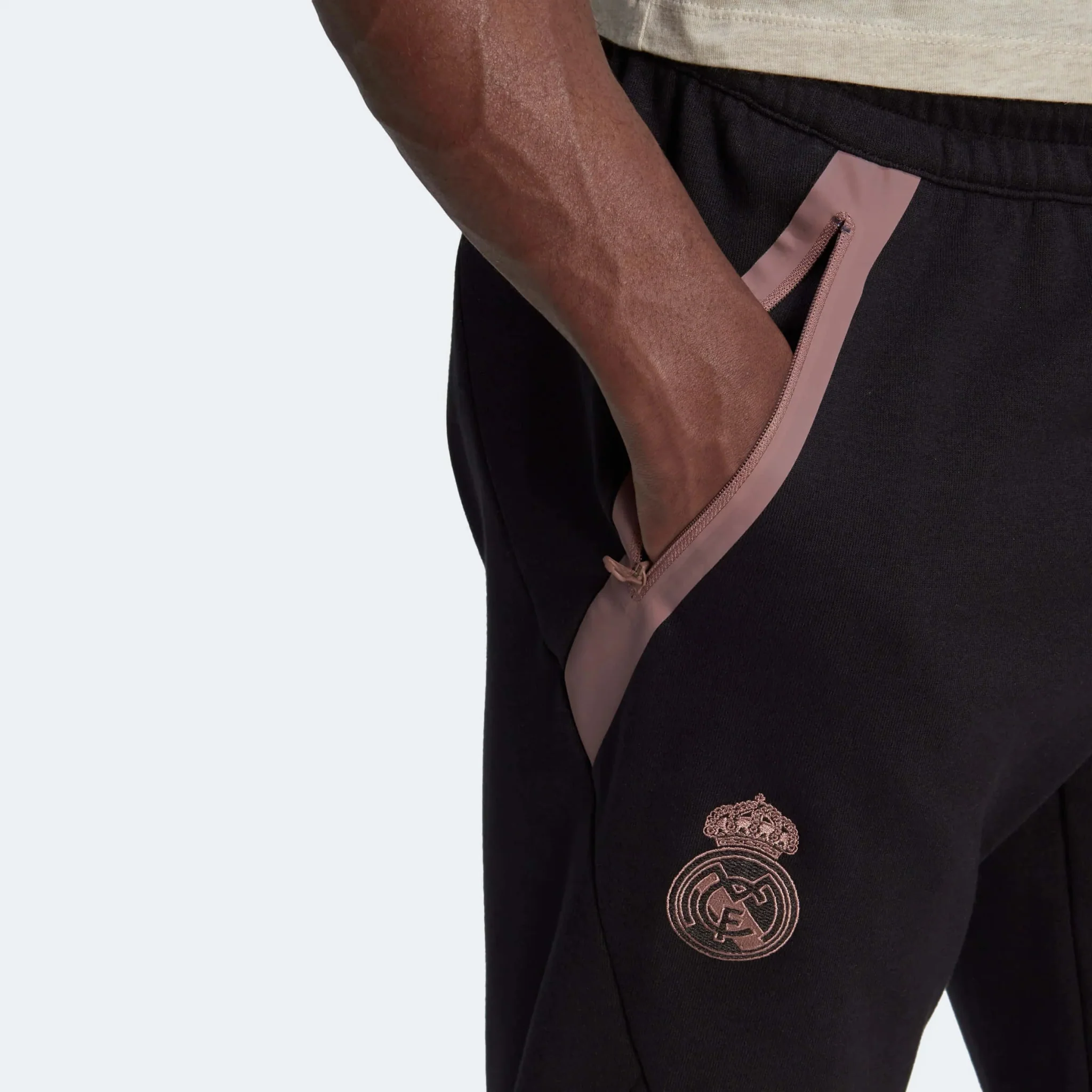 adidas 2022-23 Real Madrid Travel Pants - Black-Pink - Image 4