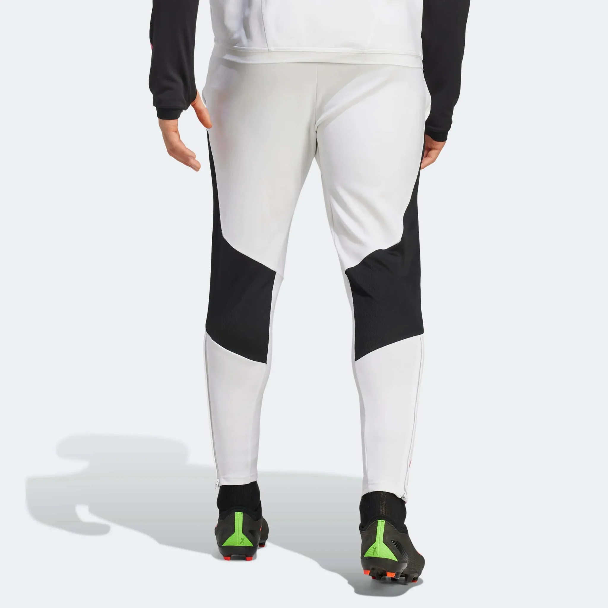 adidas 2023-24 Juventus Men's Training Pants - Image 4