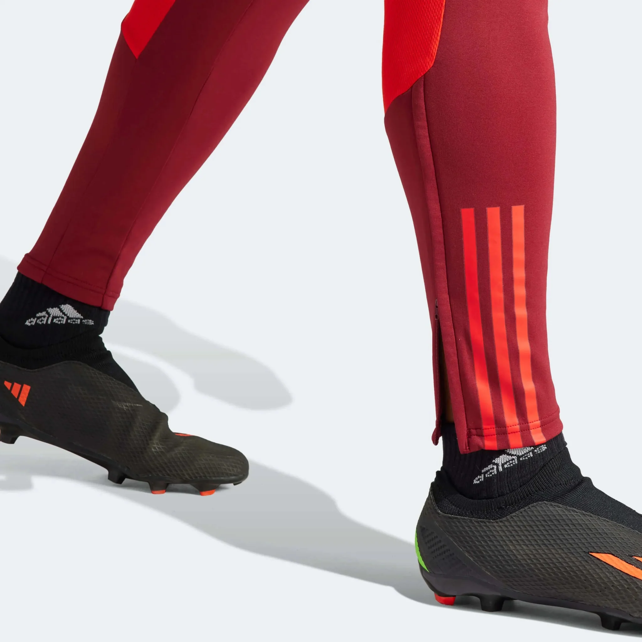 adidas 2023-24 Manchester United Men's EU Training Pants - Image 4