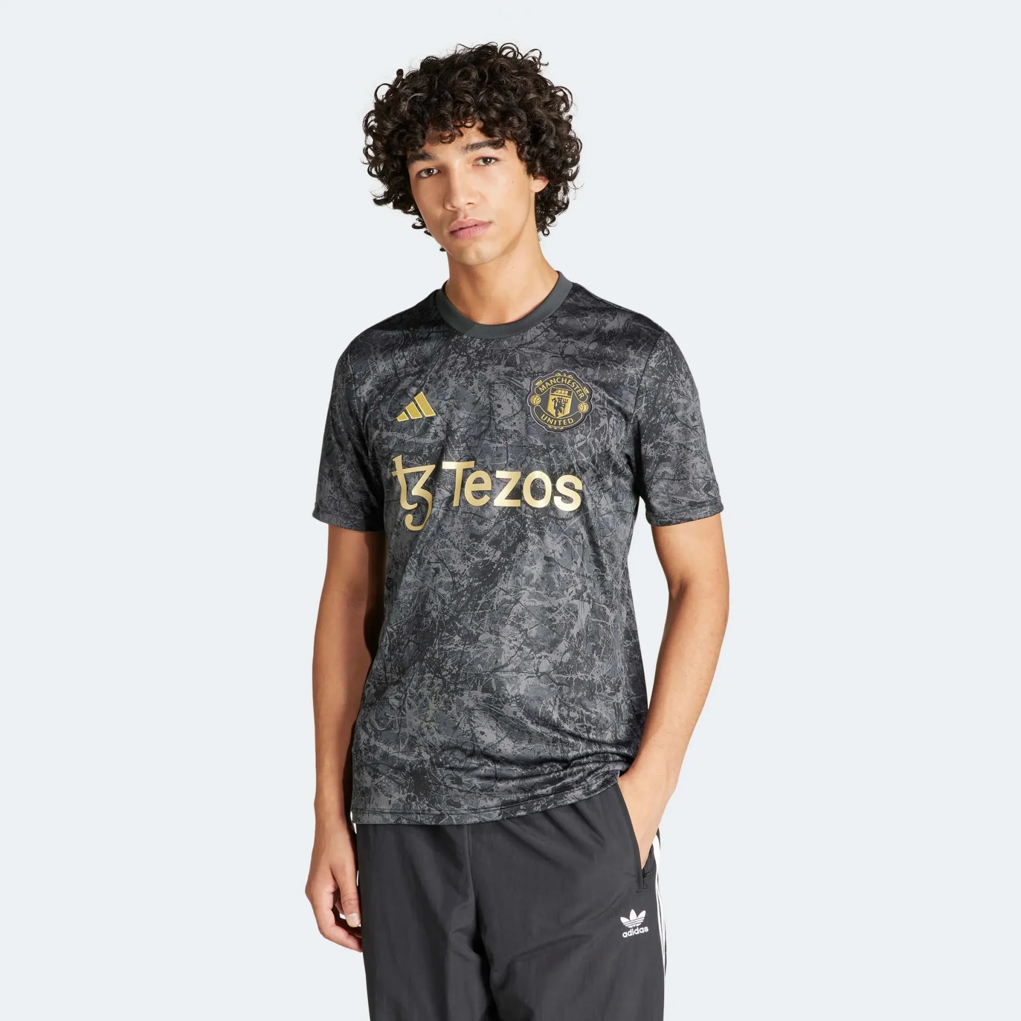 adidas 2023-24 Manchester United Men's SR Pre-Match Jersey - Image 3