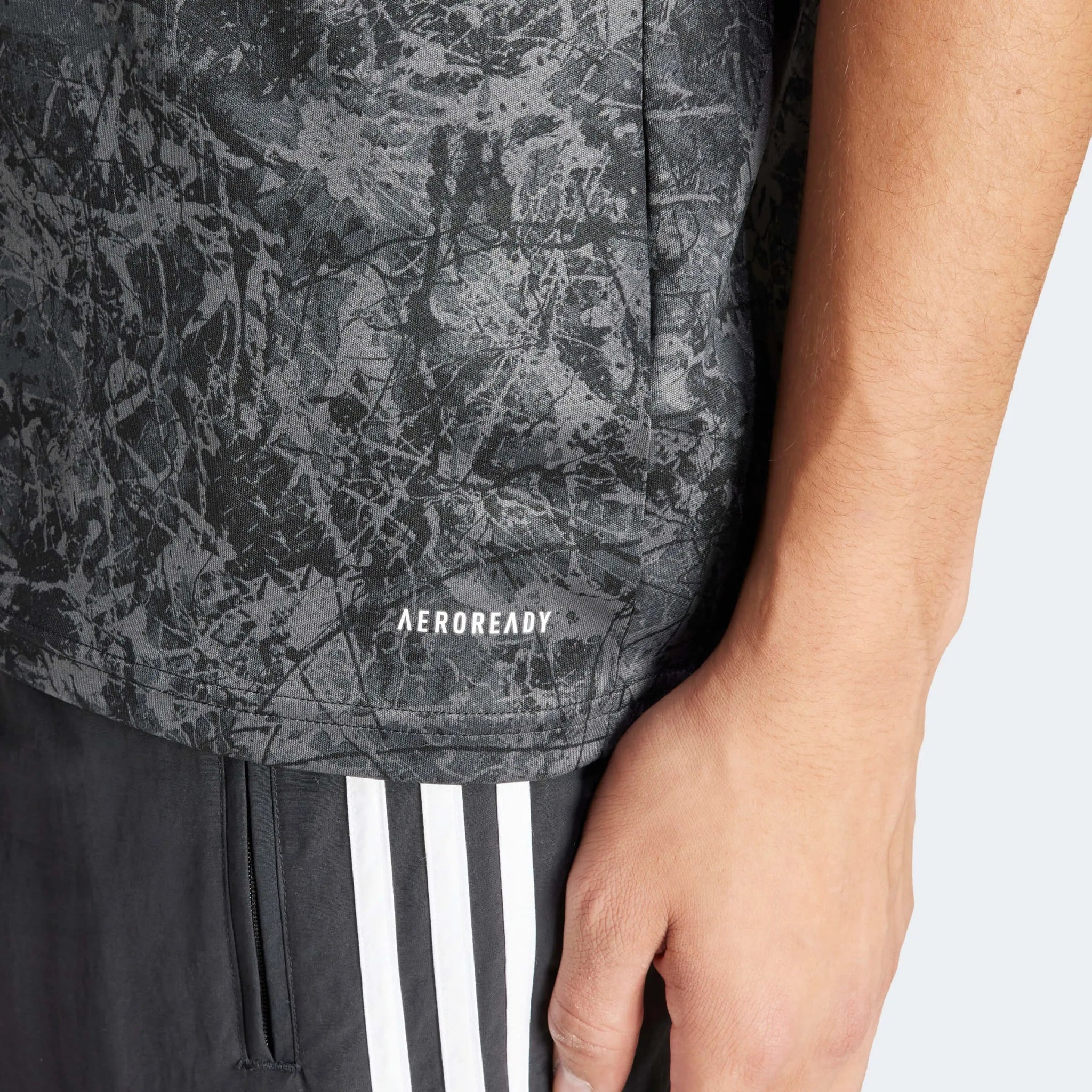 adidas 2023-24 Manchester United Men's SR Pre-Match Jersey - Image 6
