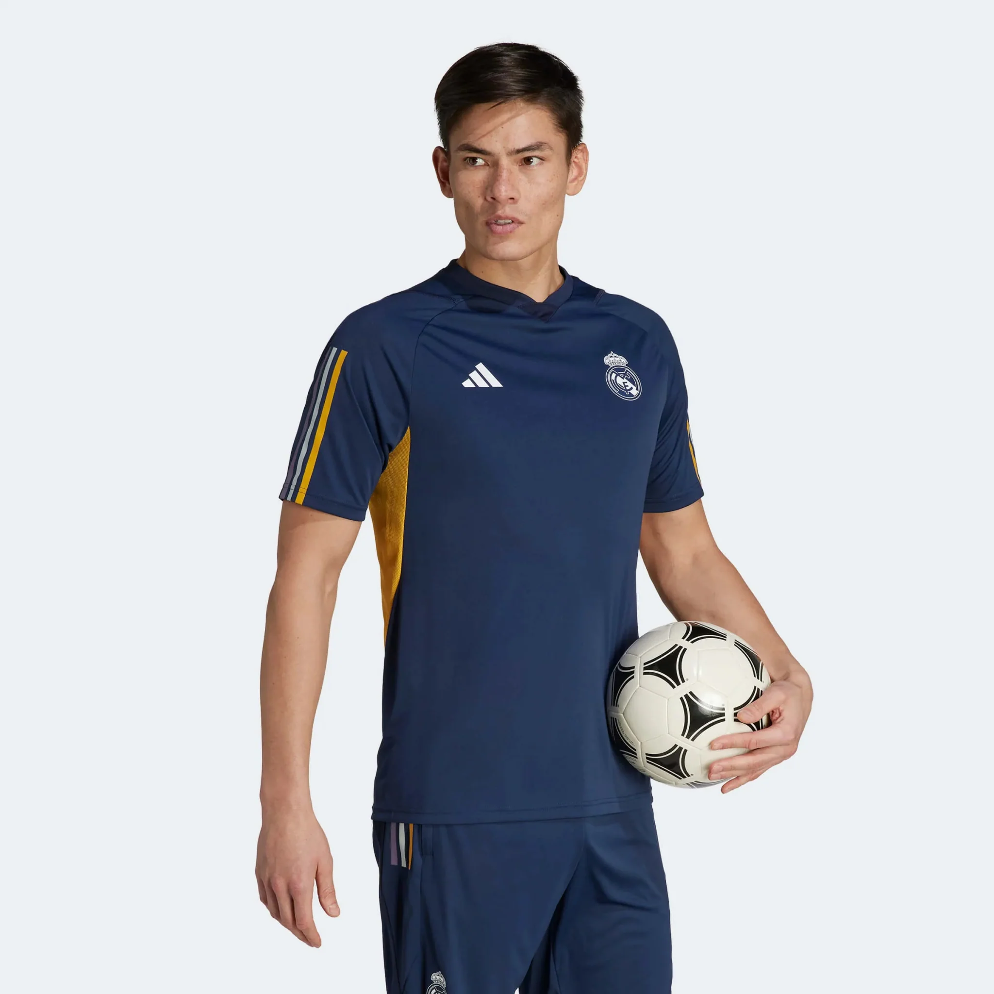 adidas 2023-24 Real Madrid Men's Training Jersey - Image 4