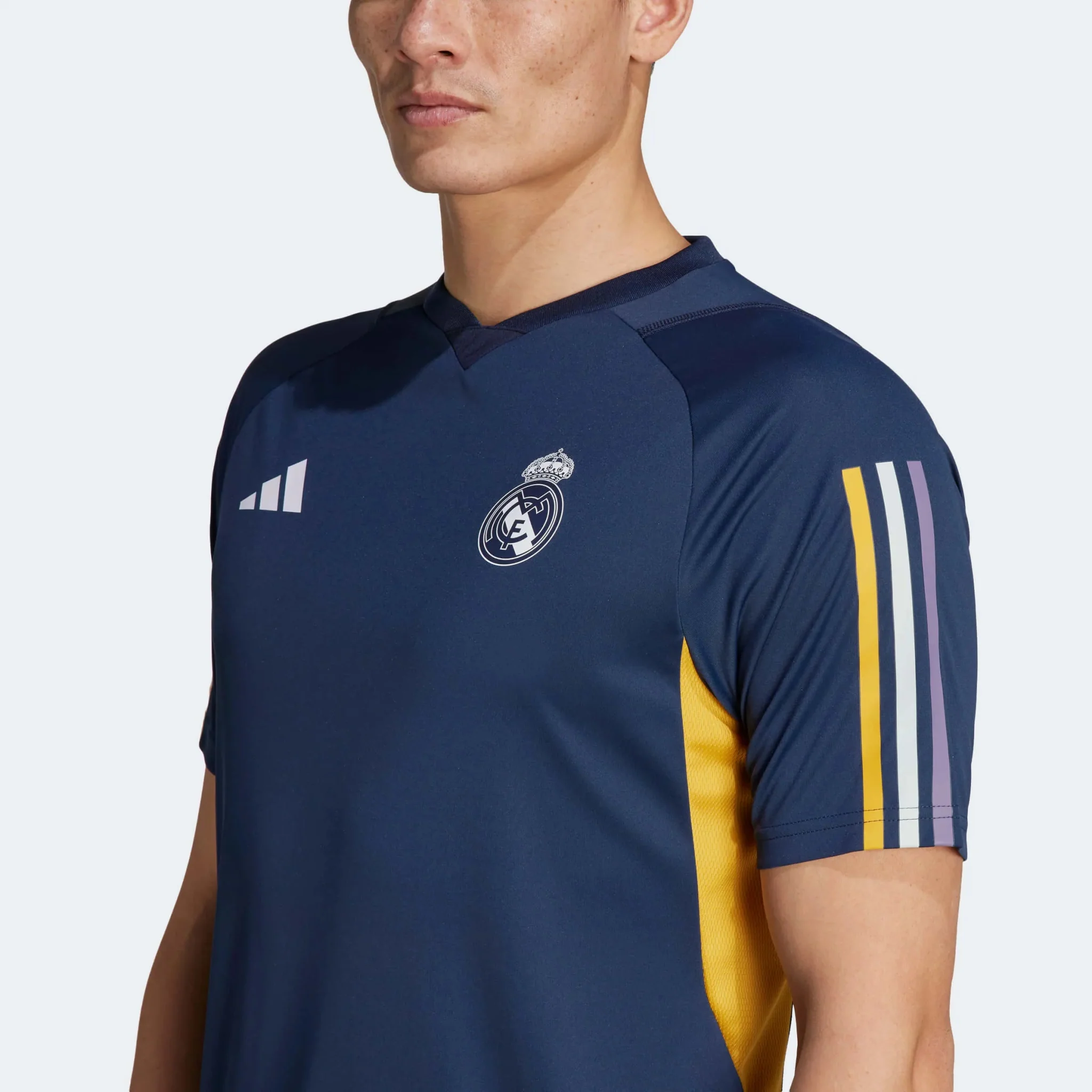 adidas 2023-24 Real Madrid Men's Training Jersey - Image 5