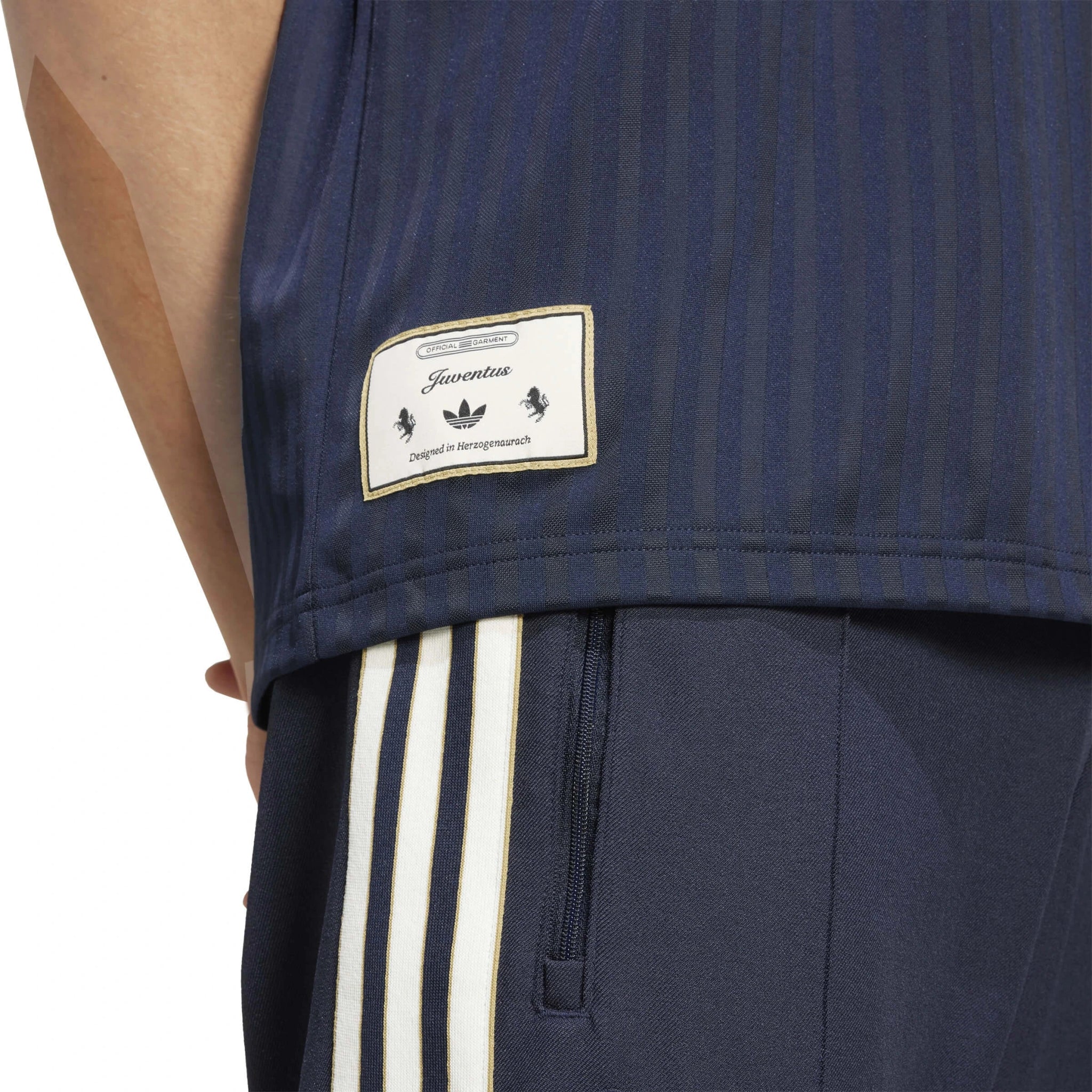 adidas 2025 Juventus Men's Icon Soccer Jersey - Image 9