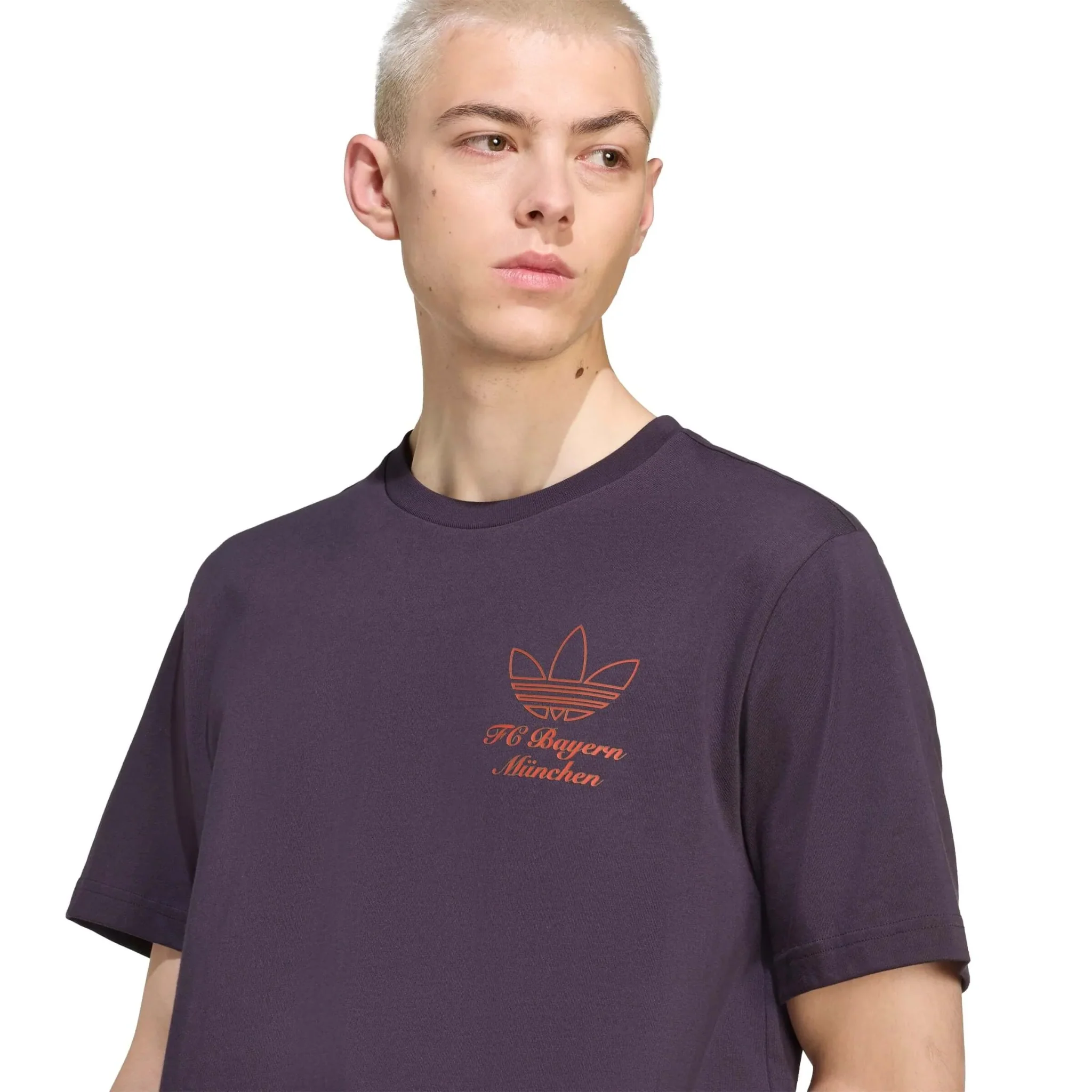 adidas 2025-26 Bayern Munich Men's Icon Graphic Tee - Image 4