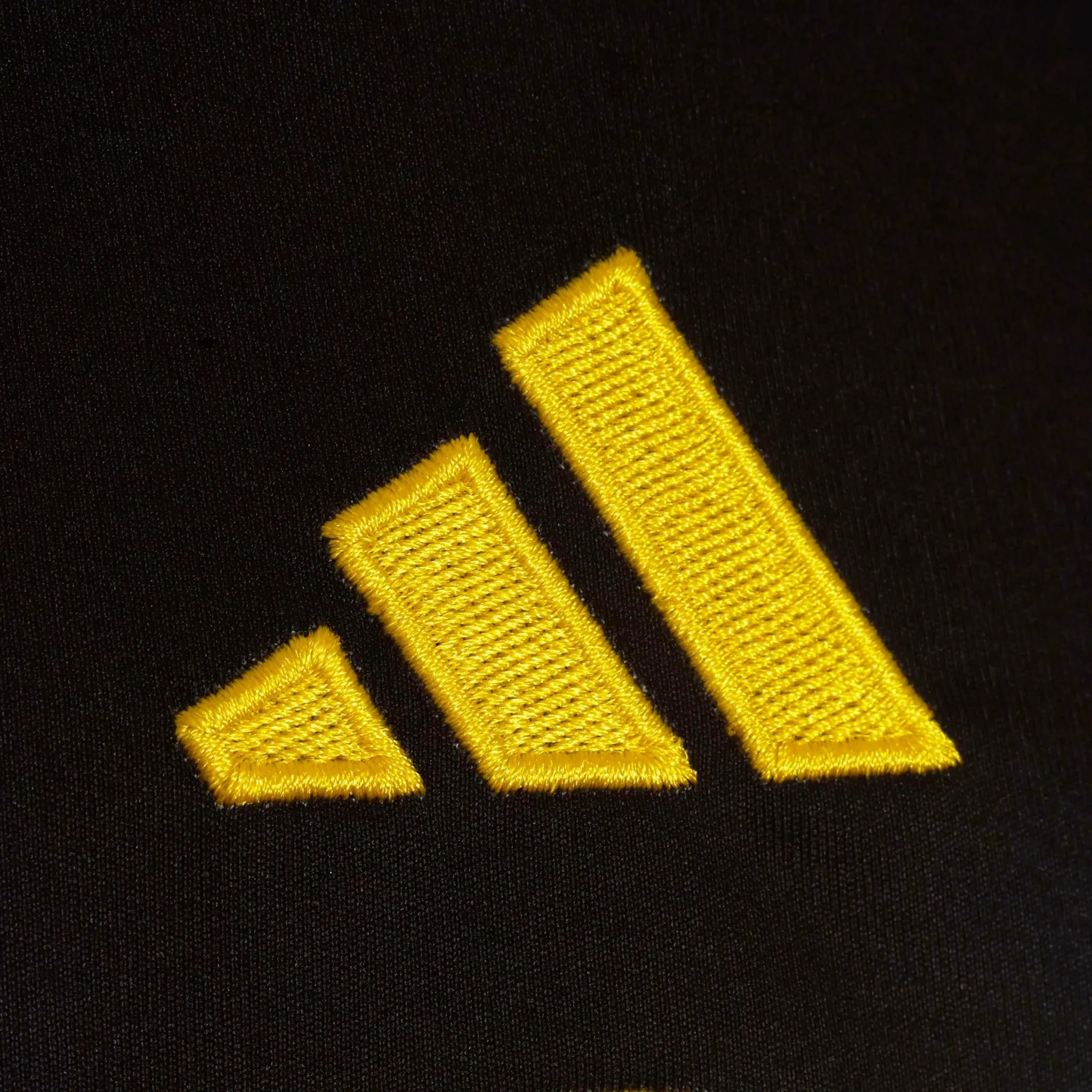 adidas 2025-26 Club America Men's Stadium Home Long-Sleeve Soccer Jersey - Image 4