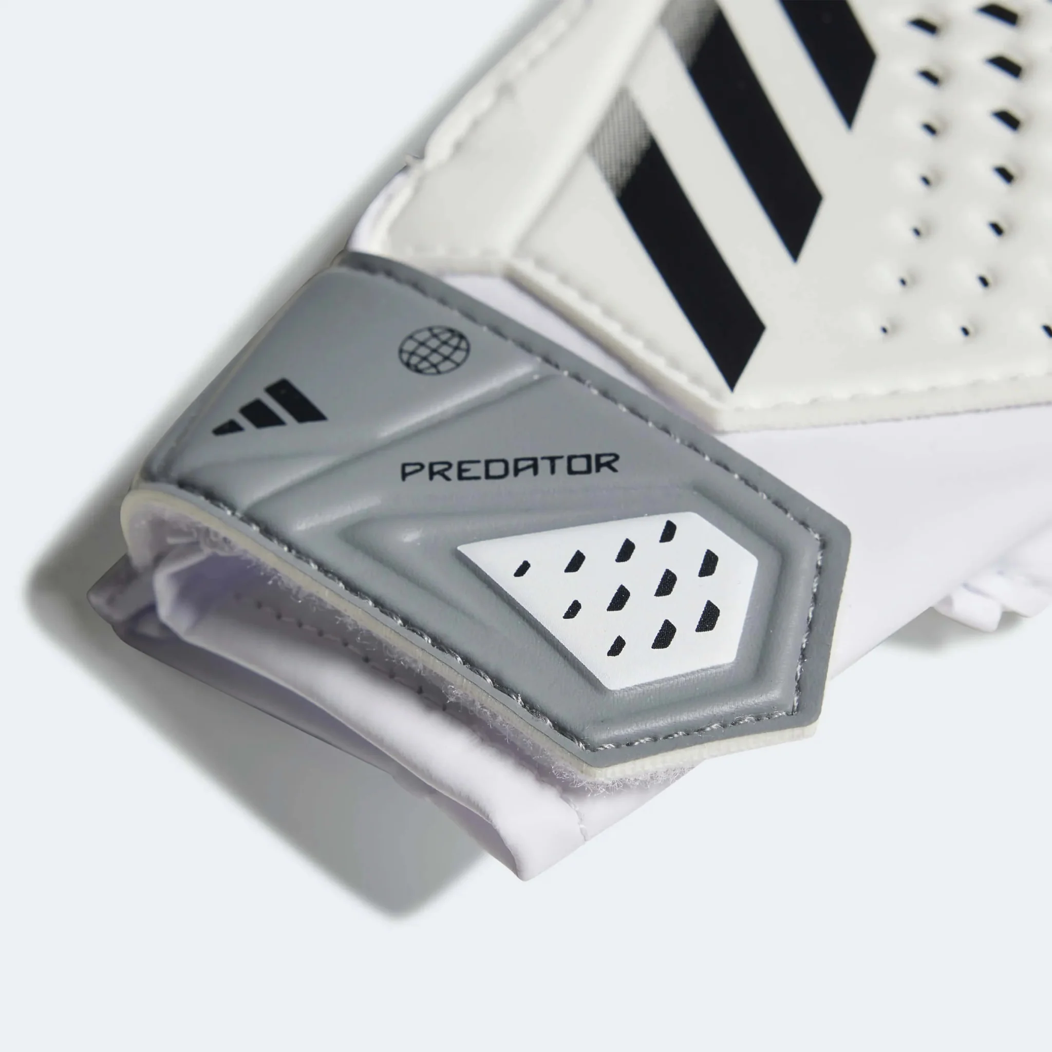 adidas FA23 Predator Training Youth Goalkeeper Gloves - Image 2