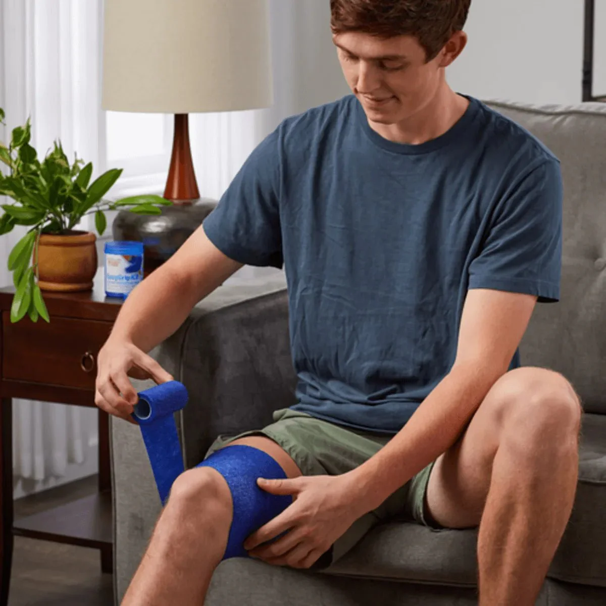 Mueller EasyGrip Ice Cooling Compression Wrap - Image 7