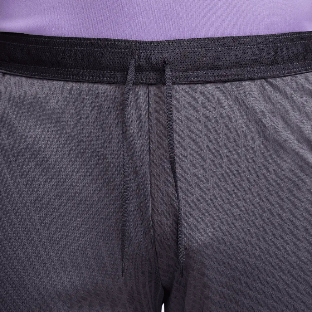 Nike 2023-24 Liverpool Men's Strike Shorts - Image 4