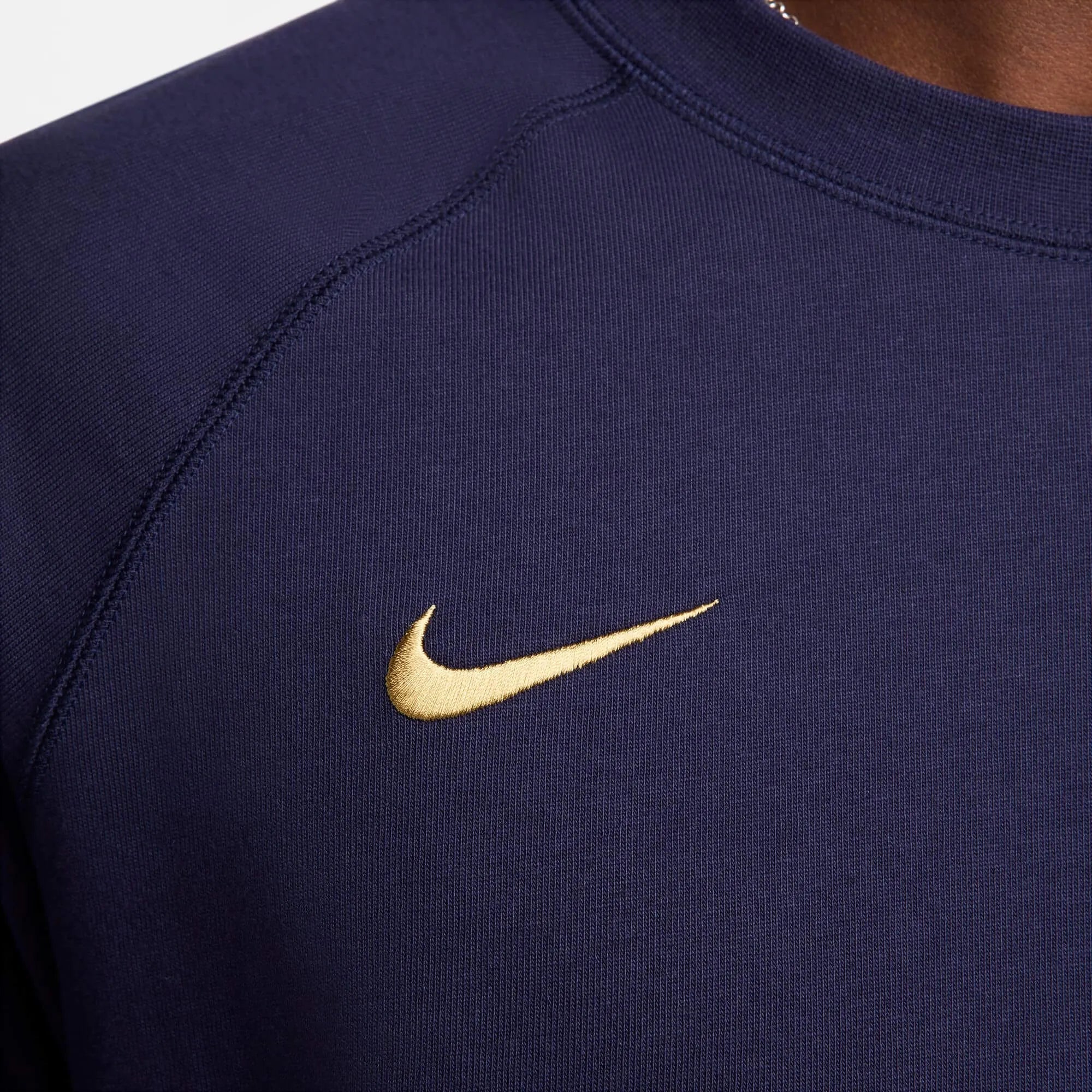 Nike 2024-25 France Men's Travel Top - Image 6