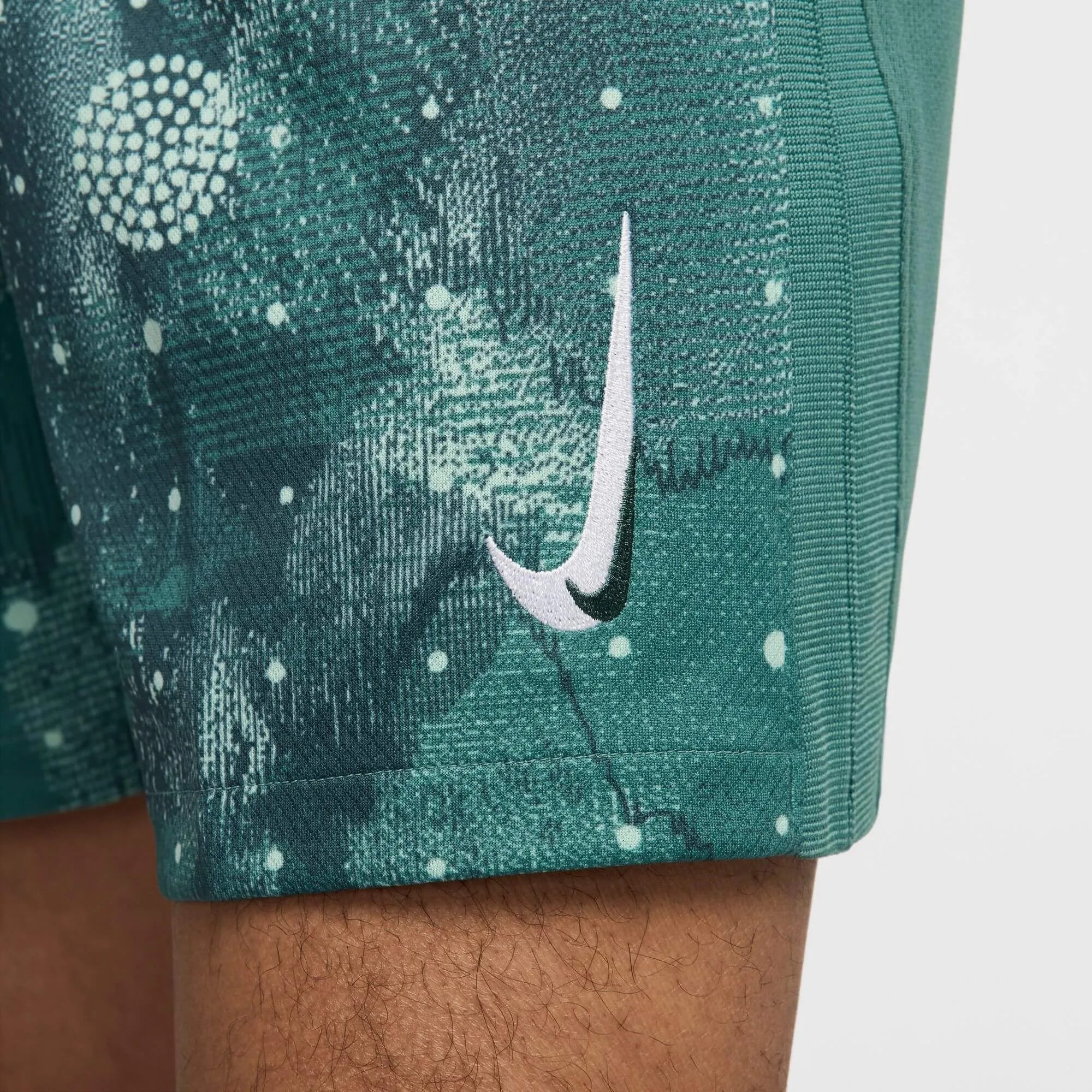 Nike 2024-25 Tottenham Men's Stadium Third Shorts - Image 5