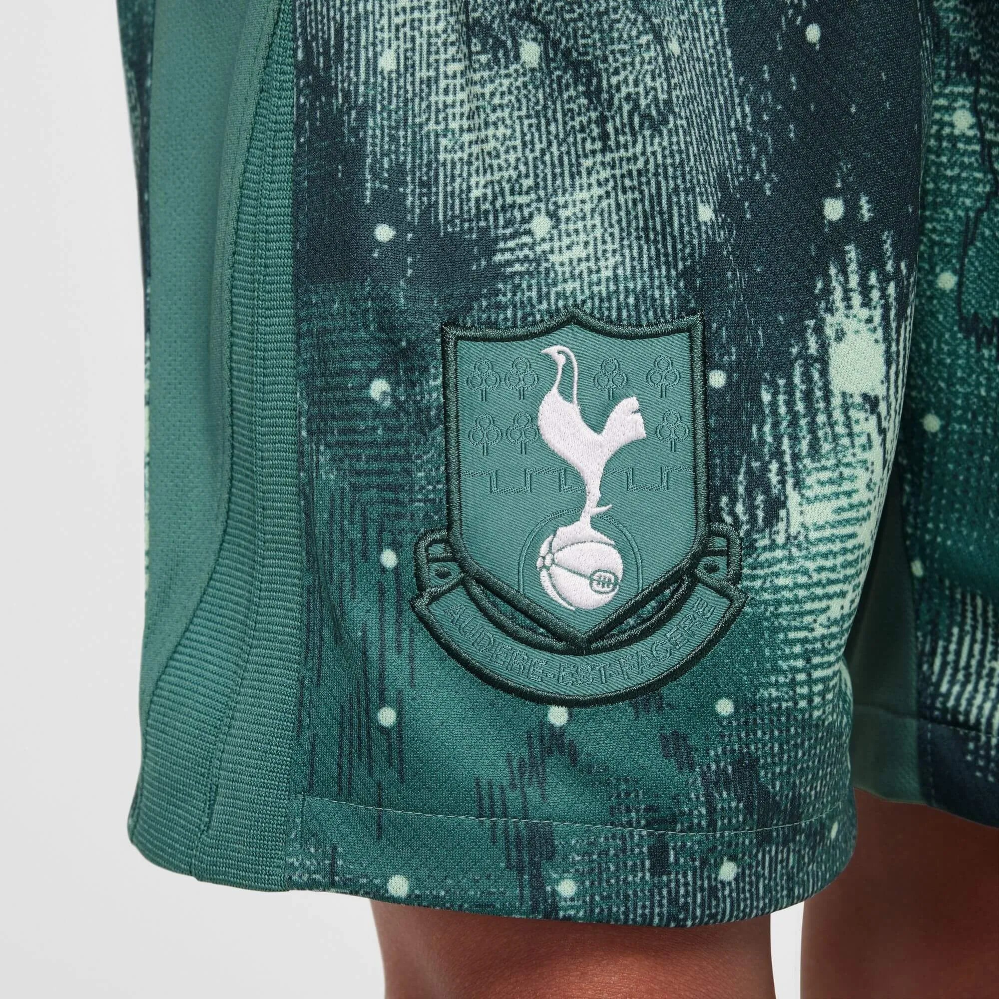Nike 2024-25 Tottenham Youth Stadium Third Shorts - Image 5