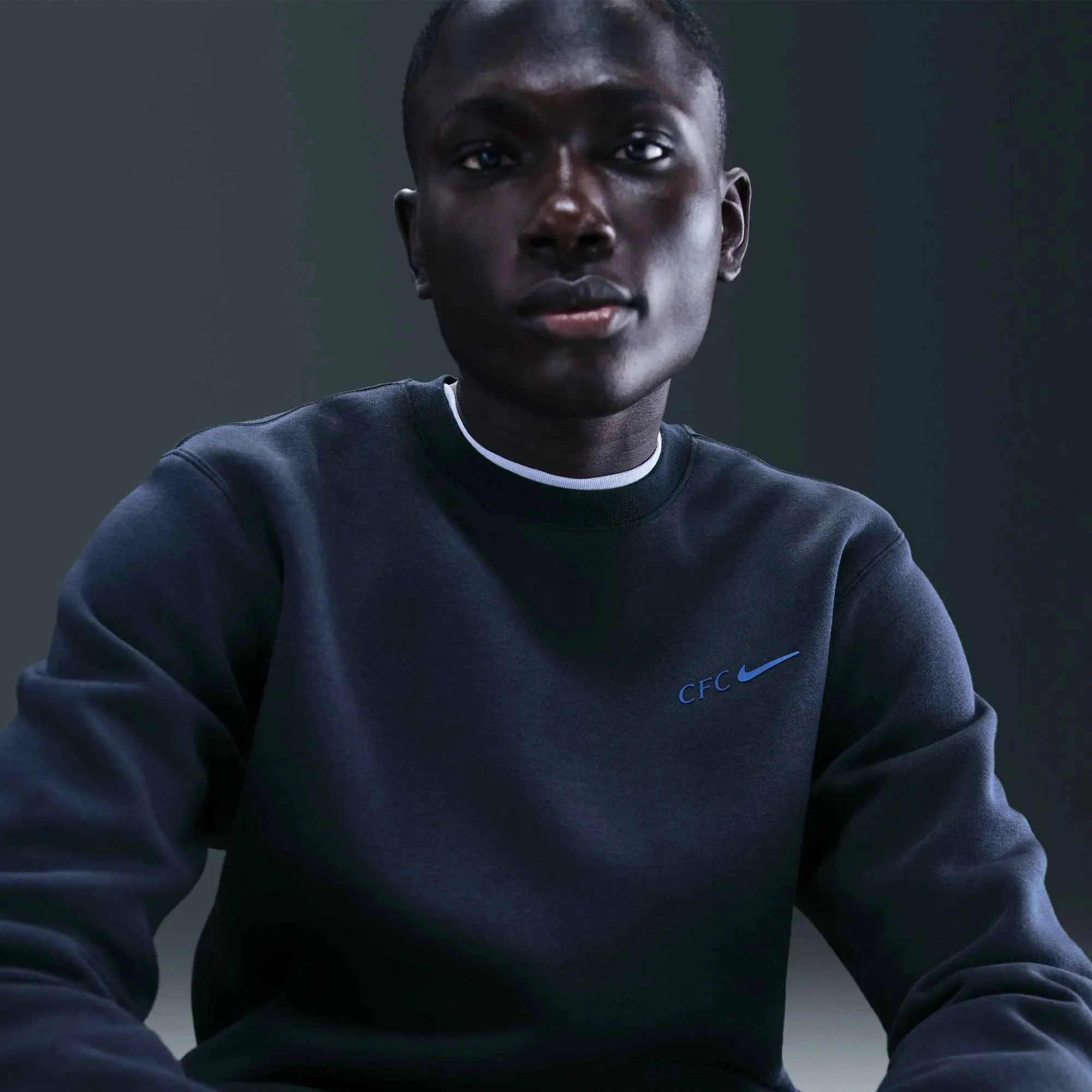 Nike 2025-26 Chelsea Men's Crewneck Sweater - Image 4