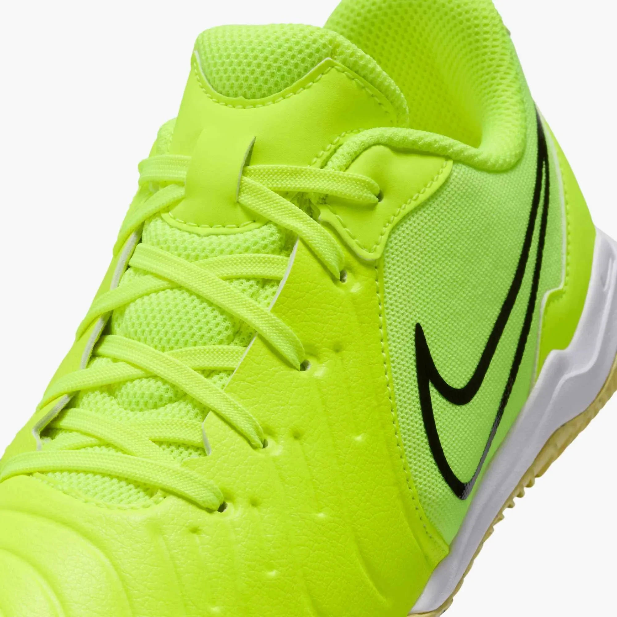 Nike Junior Legend 10 Academy Indoor Soccer Shoes - Max Voltage Pack (HO25) - Image 7