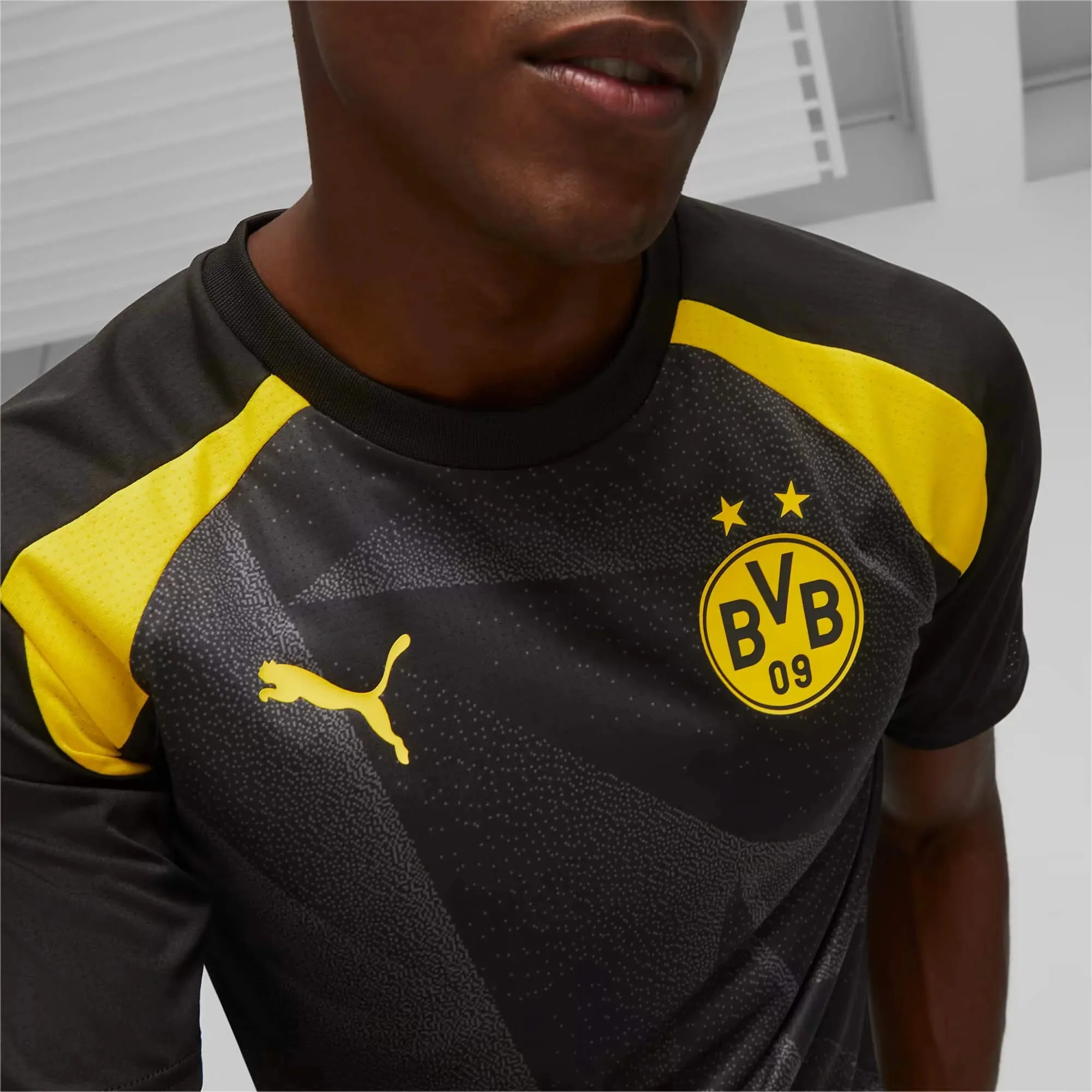 Puma 2023-24 Borussia Dortmund Men's Pre-Match Jersey - Image 5