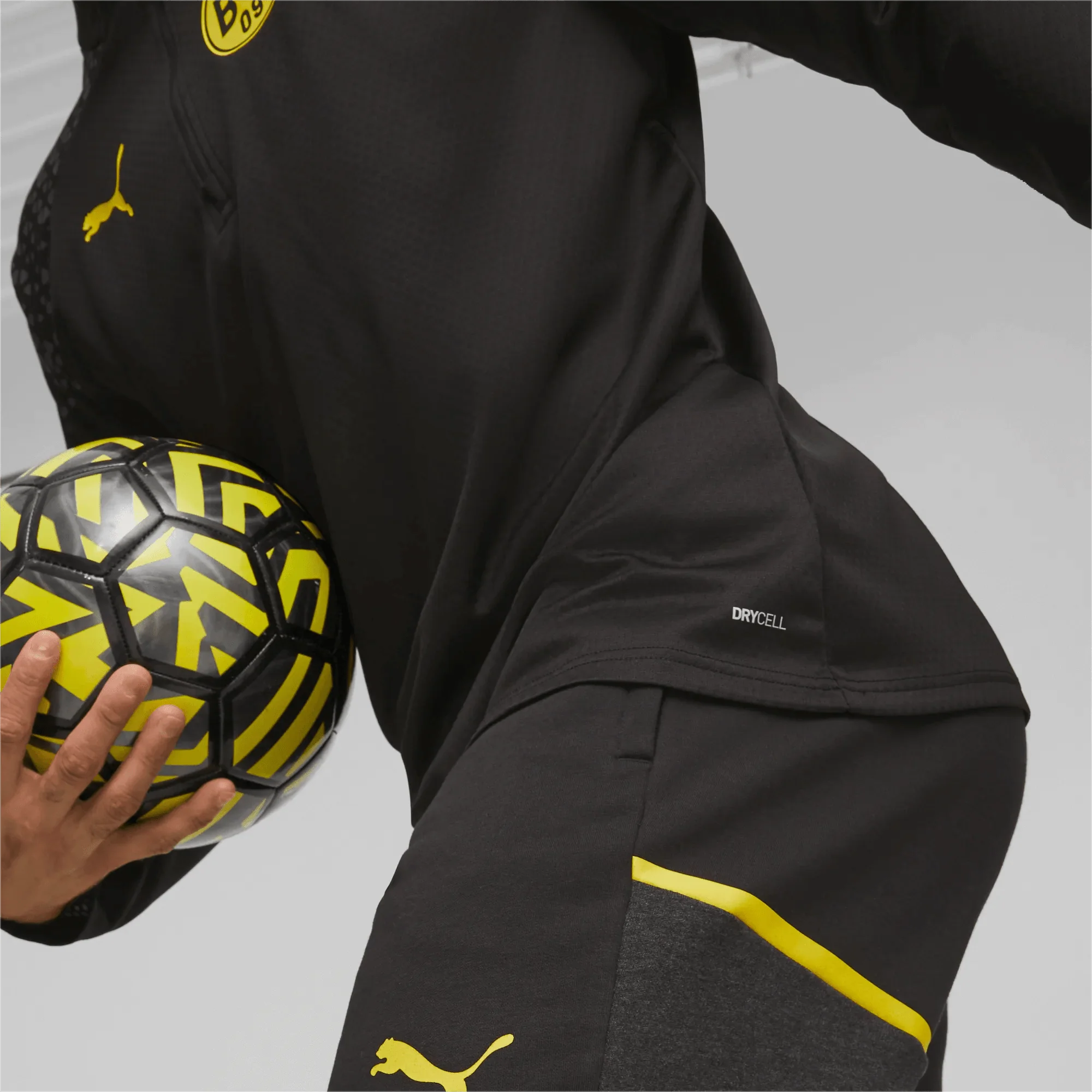 Puma 2023-24 Borussia Dortmund Men's Quarter-Zip Training Top - Image 5