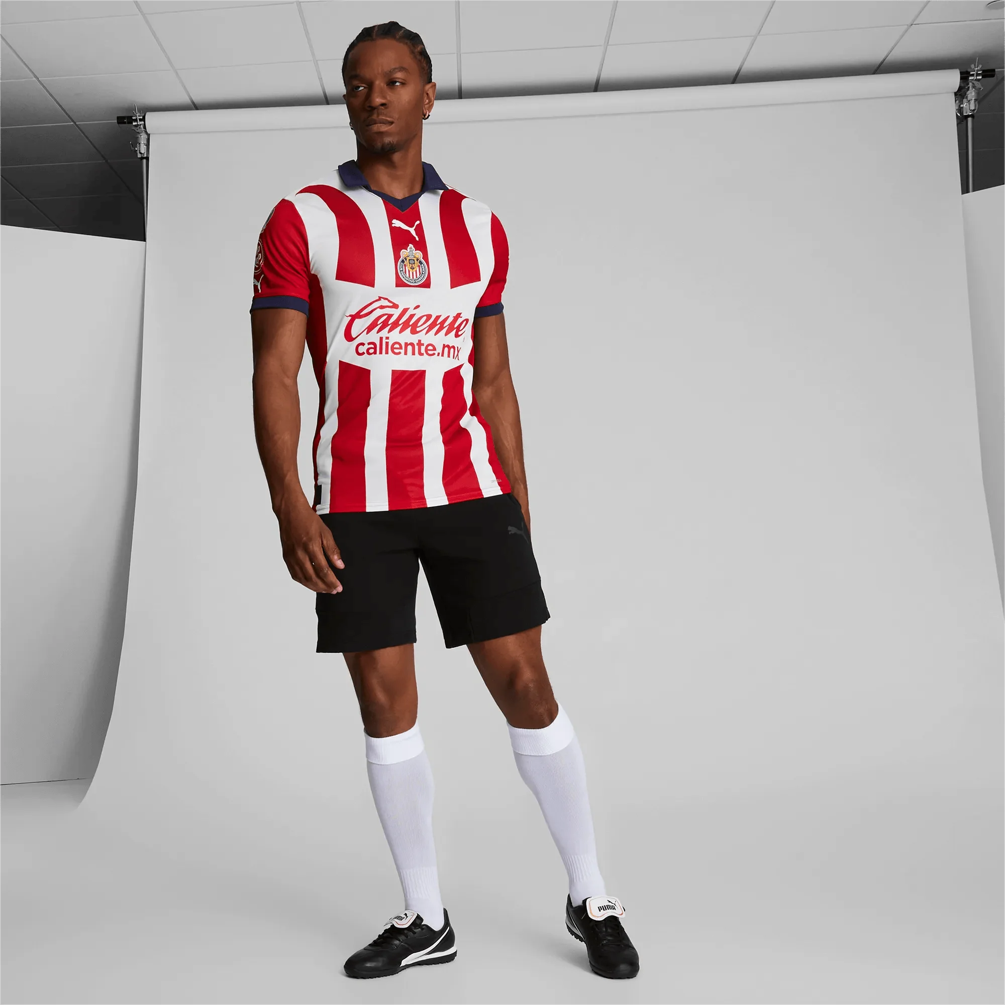 Puma 2023-24 Chivas Men's Home Authentic Jersey - Image 3