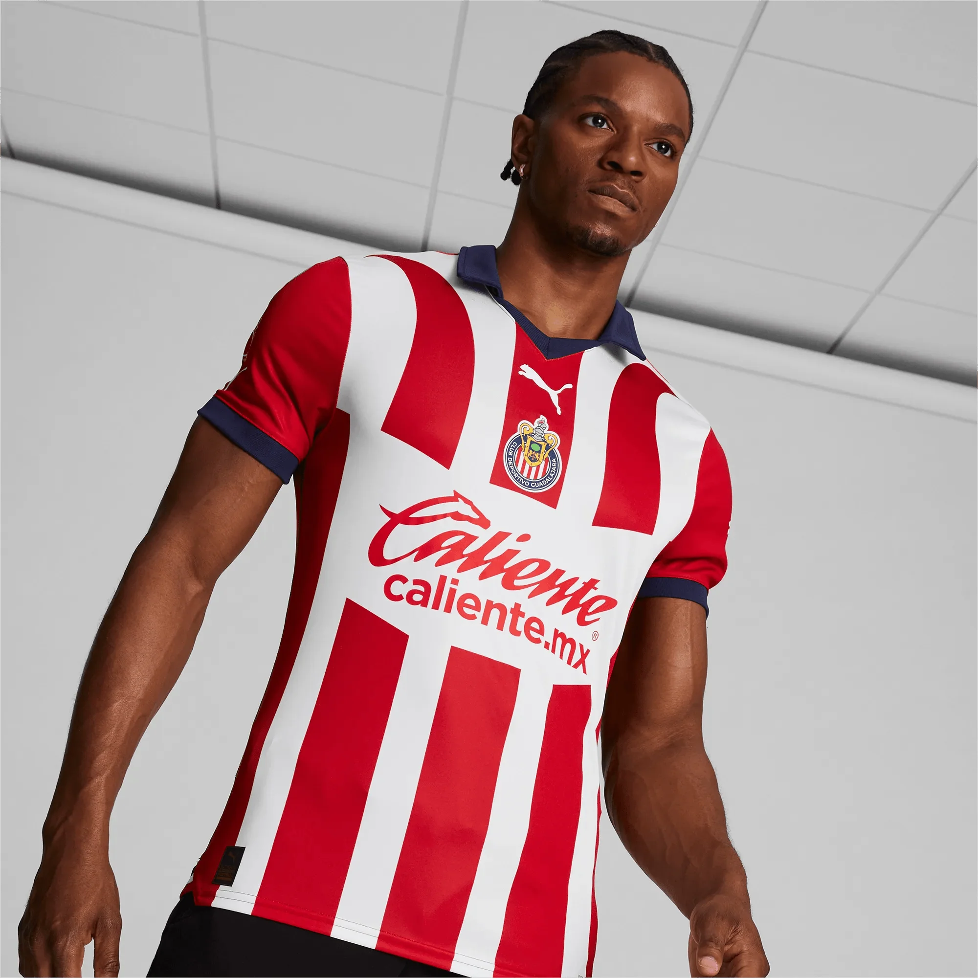 Puma 2023-24 Chivas Men's Home Authentic Jersey - Image 5