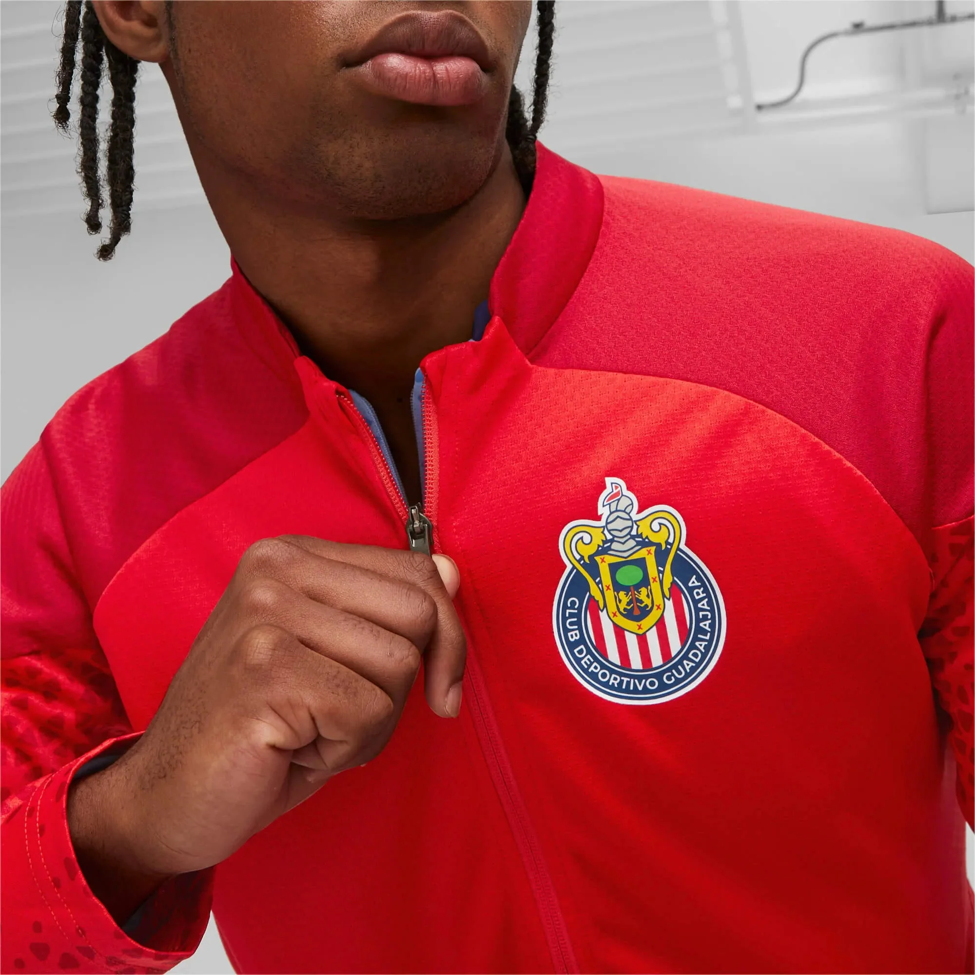 Puma 2023-24 Chivas Men's Home Training Jacket - Image 5