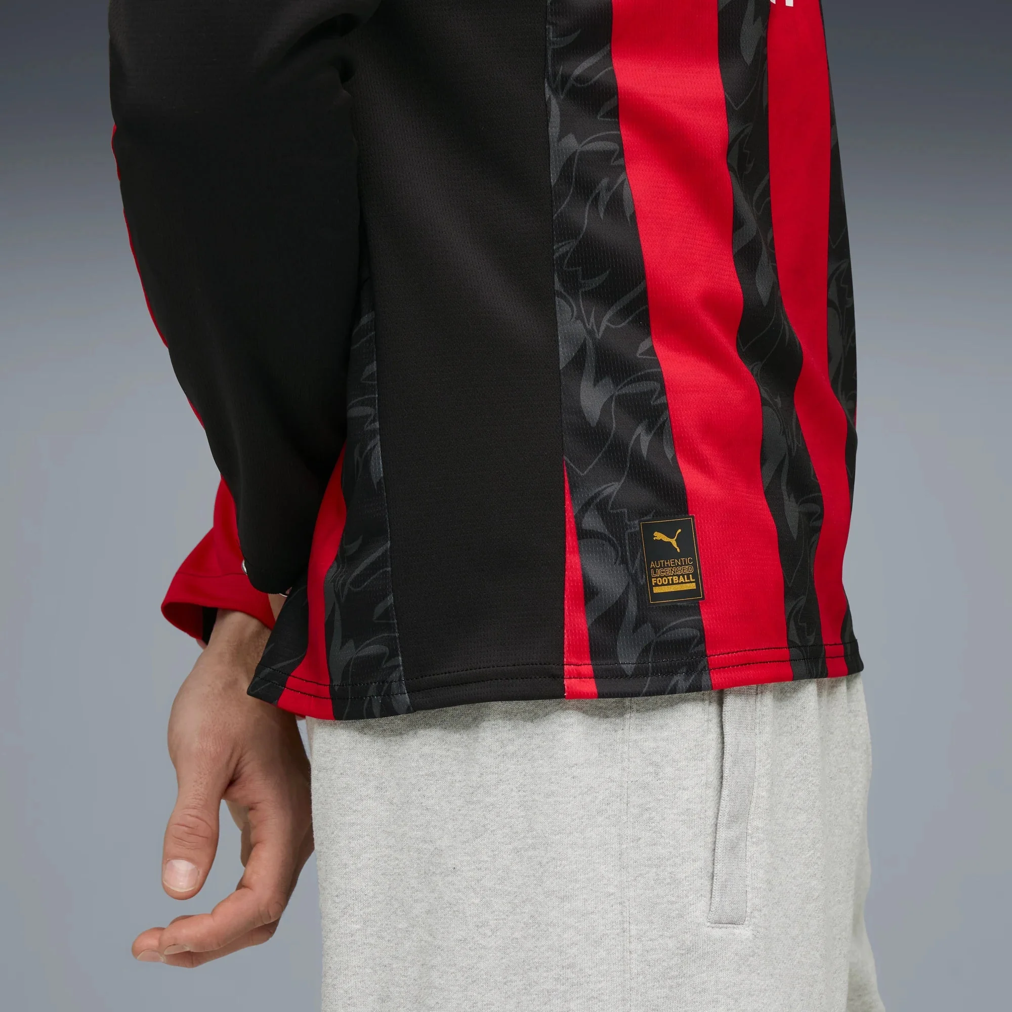 Puma 2025-26 AC Milan Men's Stadium Home Long-Sleeve Soccer Jersey - Image 6