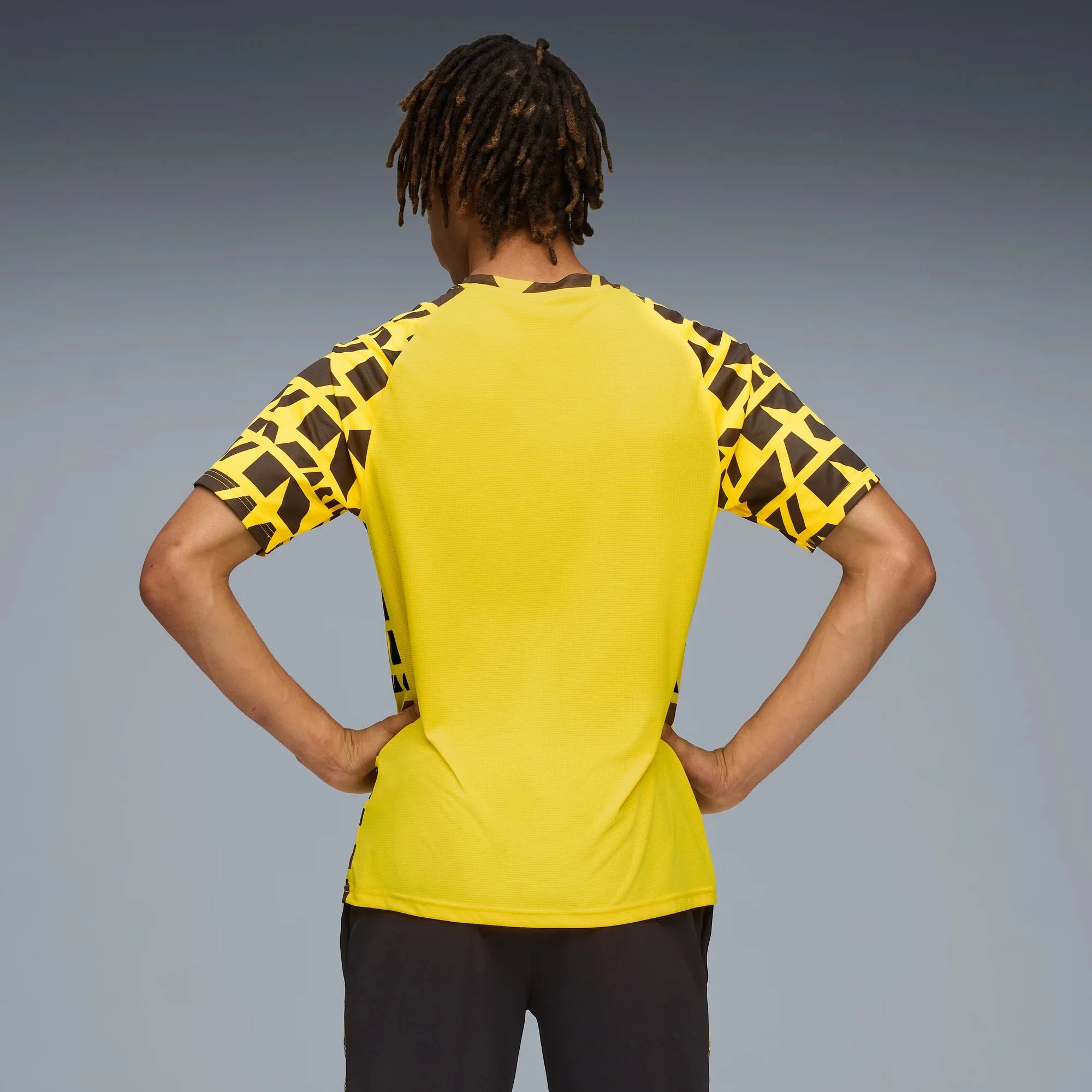 Puma 2025-26 Borussia Dortmund Men's Pre-Match Soccer Jersey - Image 4