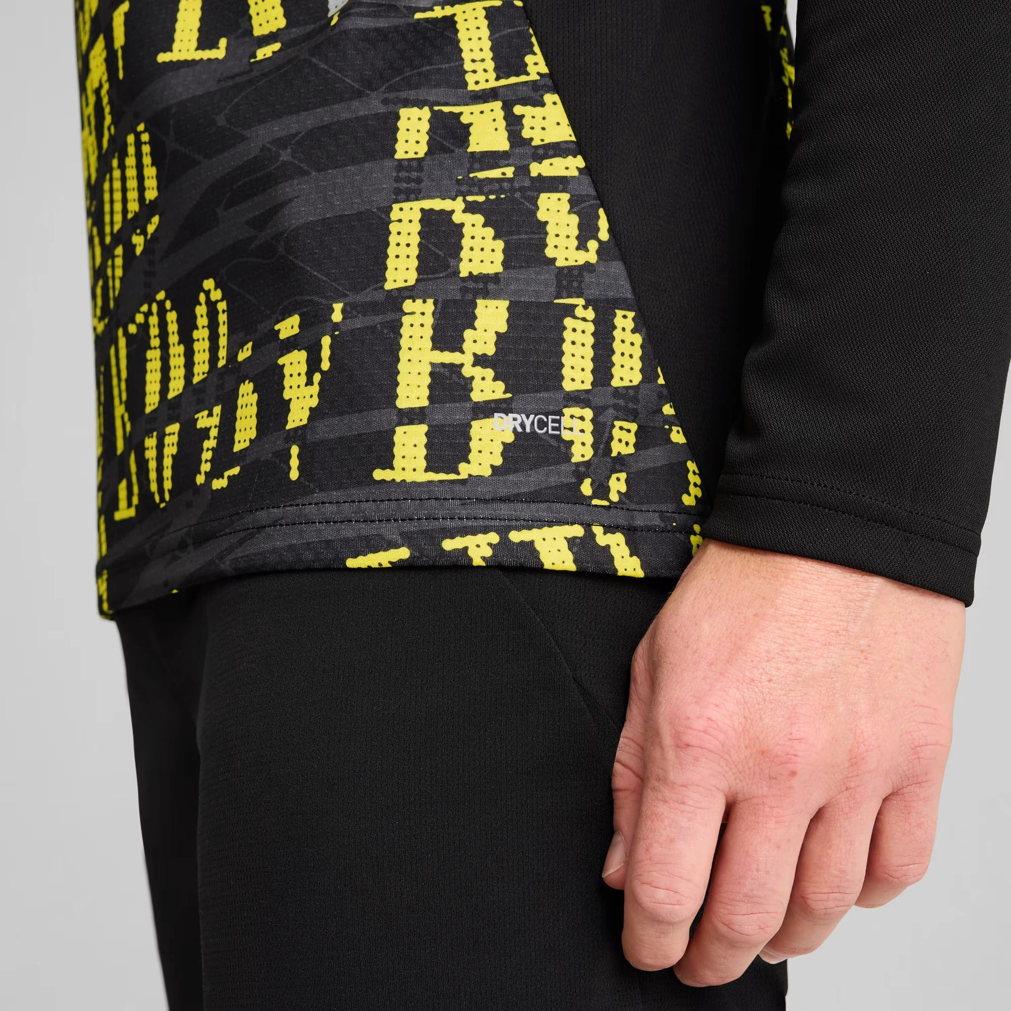 Puma 2025 Borussia Dortmund Men's Prematch Quarter Zip Top - Image 6