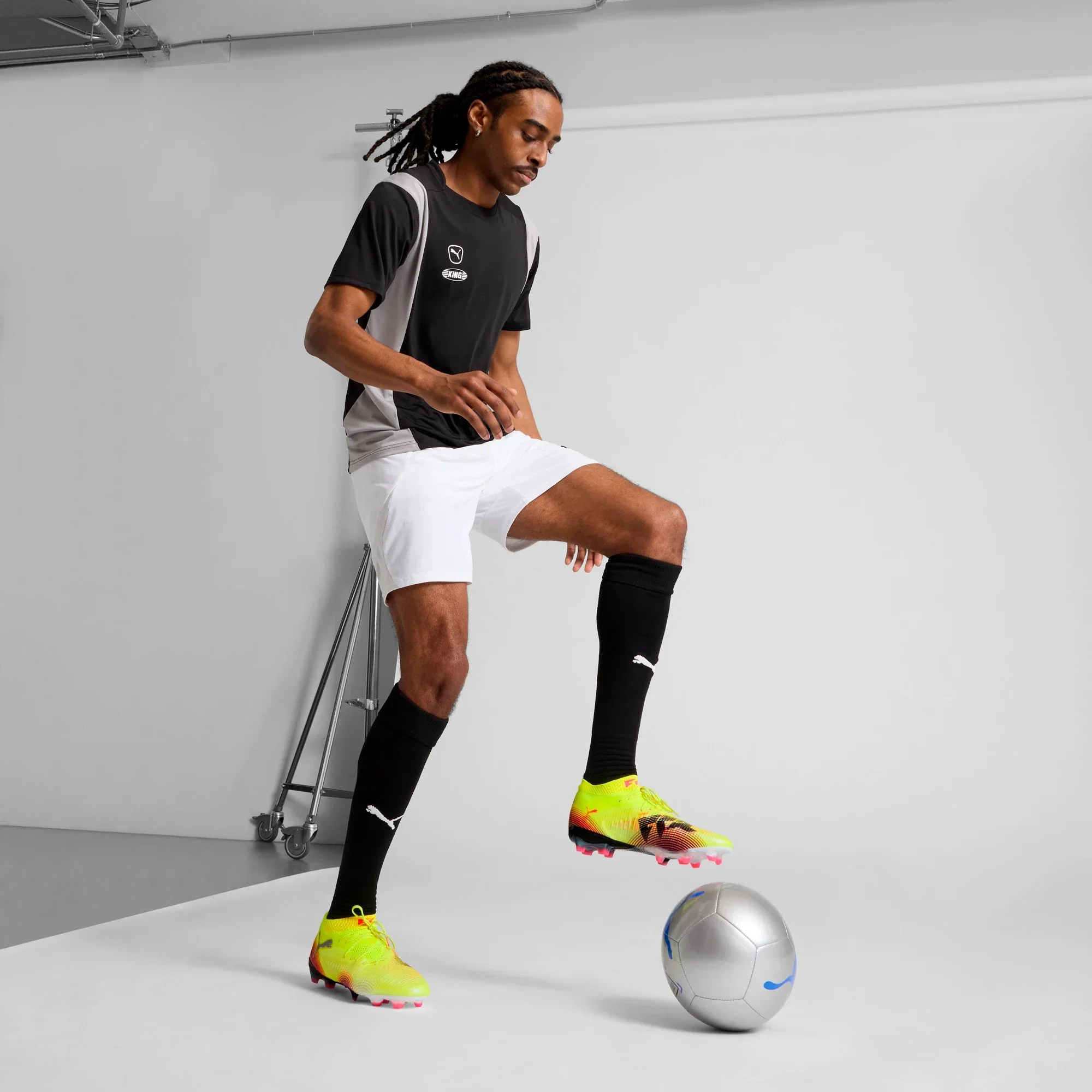 Puma Future 8 Ultimate Low Firm Ground Soccer Cleats - Audacity Pack (SP25) - Image 8