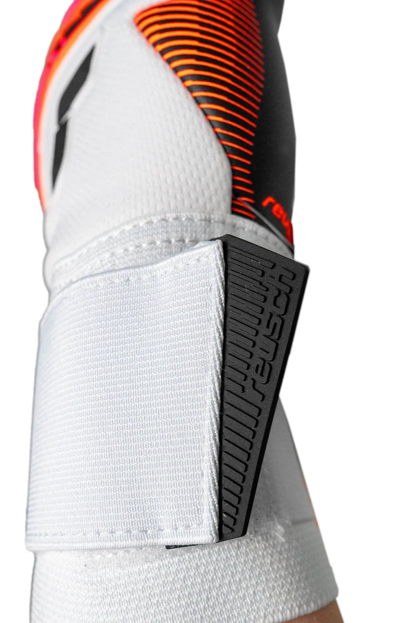 Reusch Attrakt Freegel Gold X Goalkeeper Gloves - Image 8