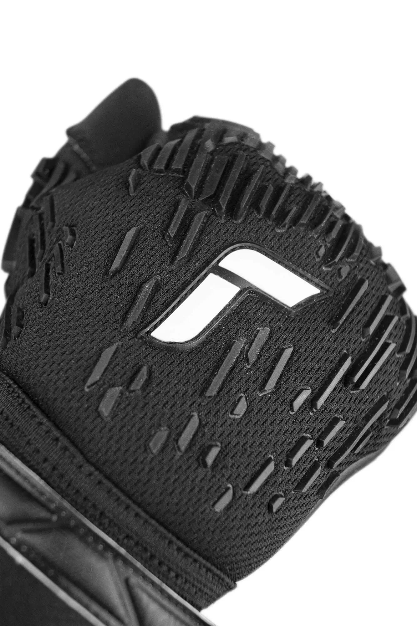 Reusch Attrakt Freegel Infinity Goalkeeper Gloves - Image 5