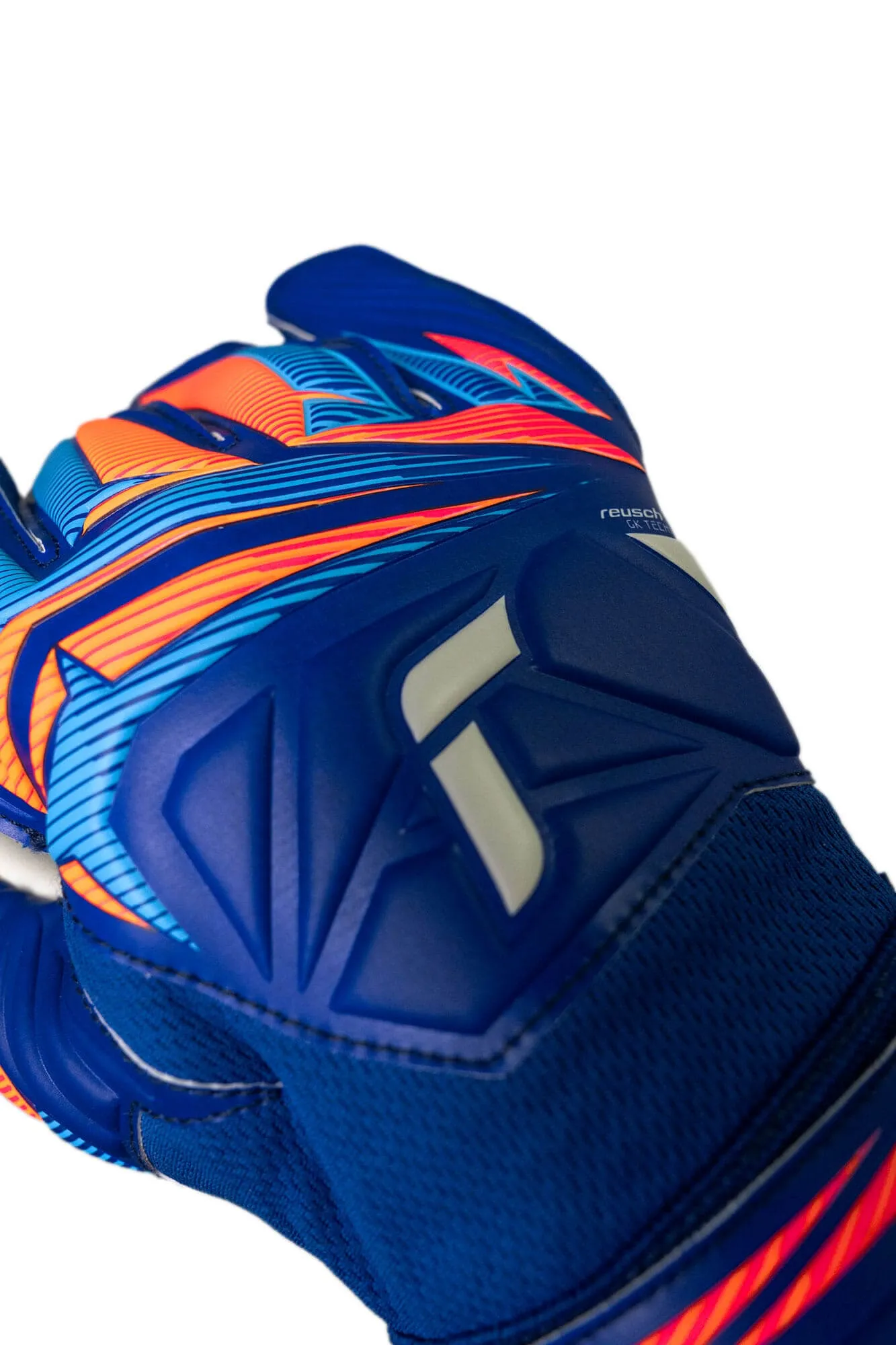 Reusch Attrakt Grip Goalkeeper Gloves - Image 7