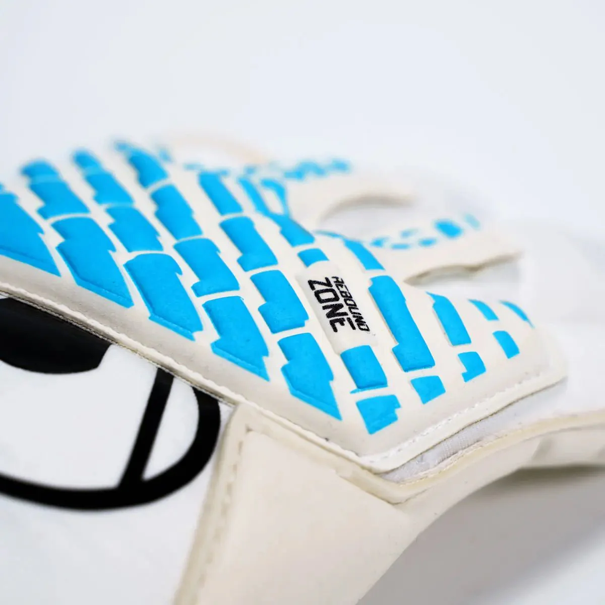 Uhlsport Cybertec Absolutgrip SC Goalkeeper Gloves - Image 6