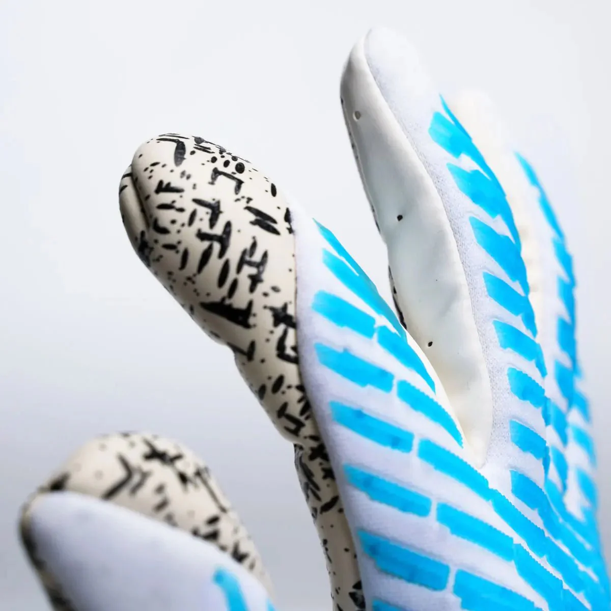 Uhlsport Cybertec Supergrip+ HN Goalkeeper Gloves - Image 5