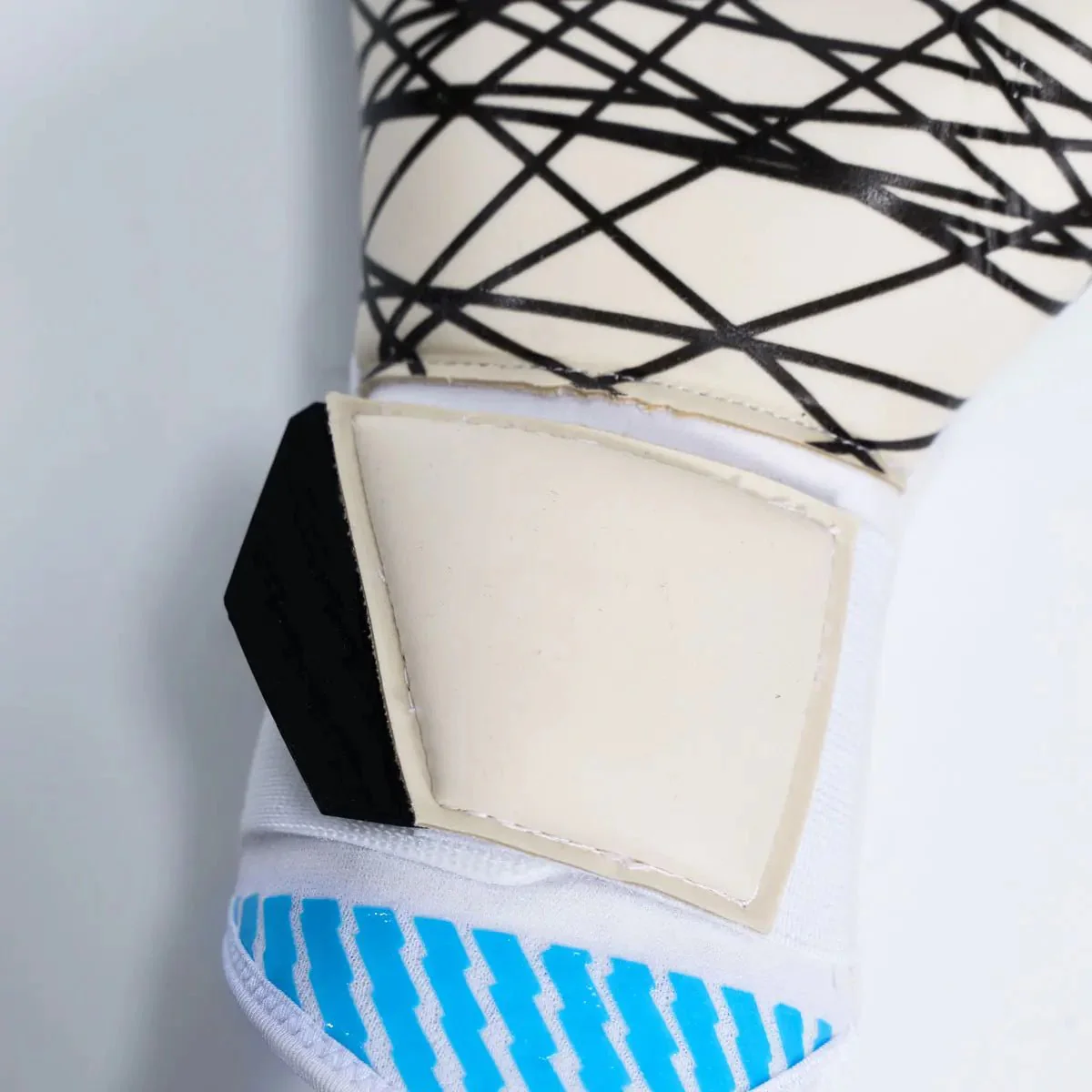 Uhlsport Cybertec Ultragrip HN Goalkeeper Gloves - Image 7