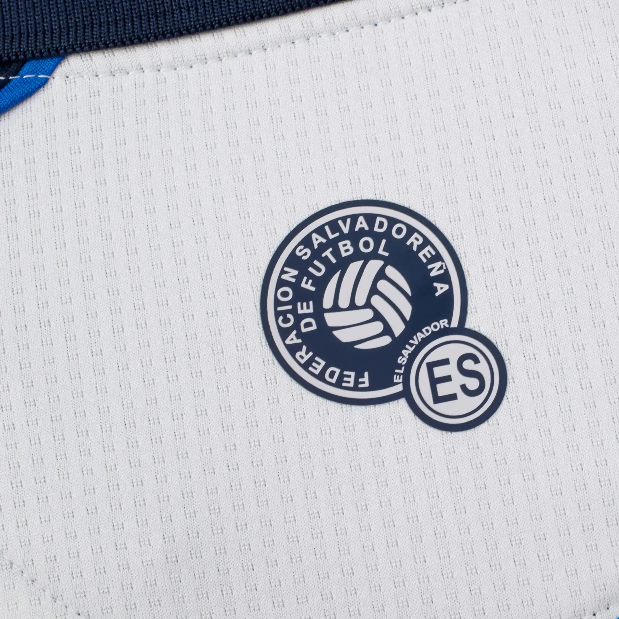 Umbro 2024 El Salvador Men's Stadium Fourth Long-Sleeve Jersey - Image 5