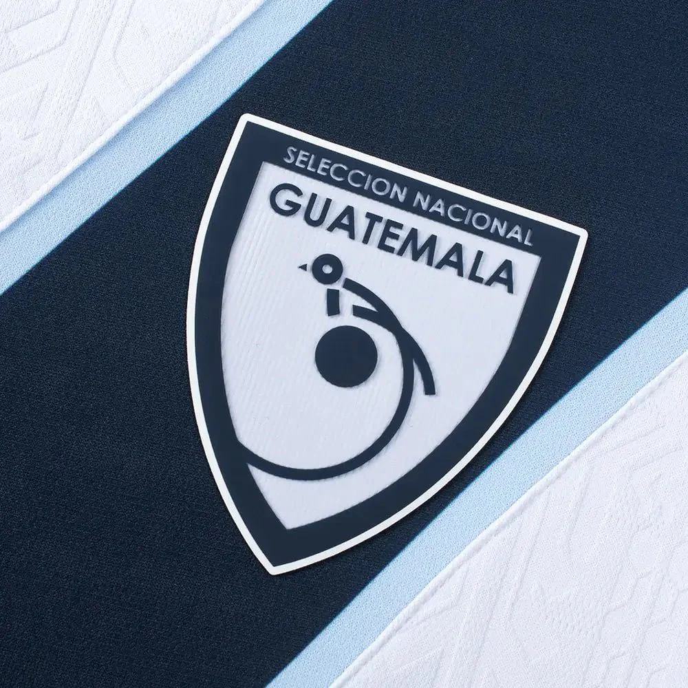 Umbro 2025-2026 Guatemala Men's Home Long-Sleeve Soccer Jersey - Image 3