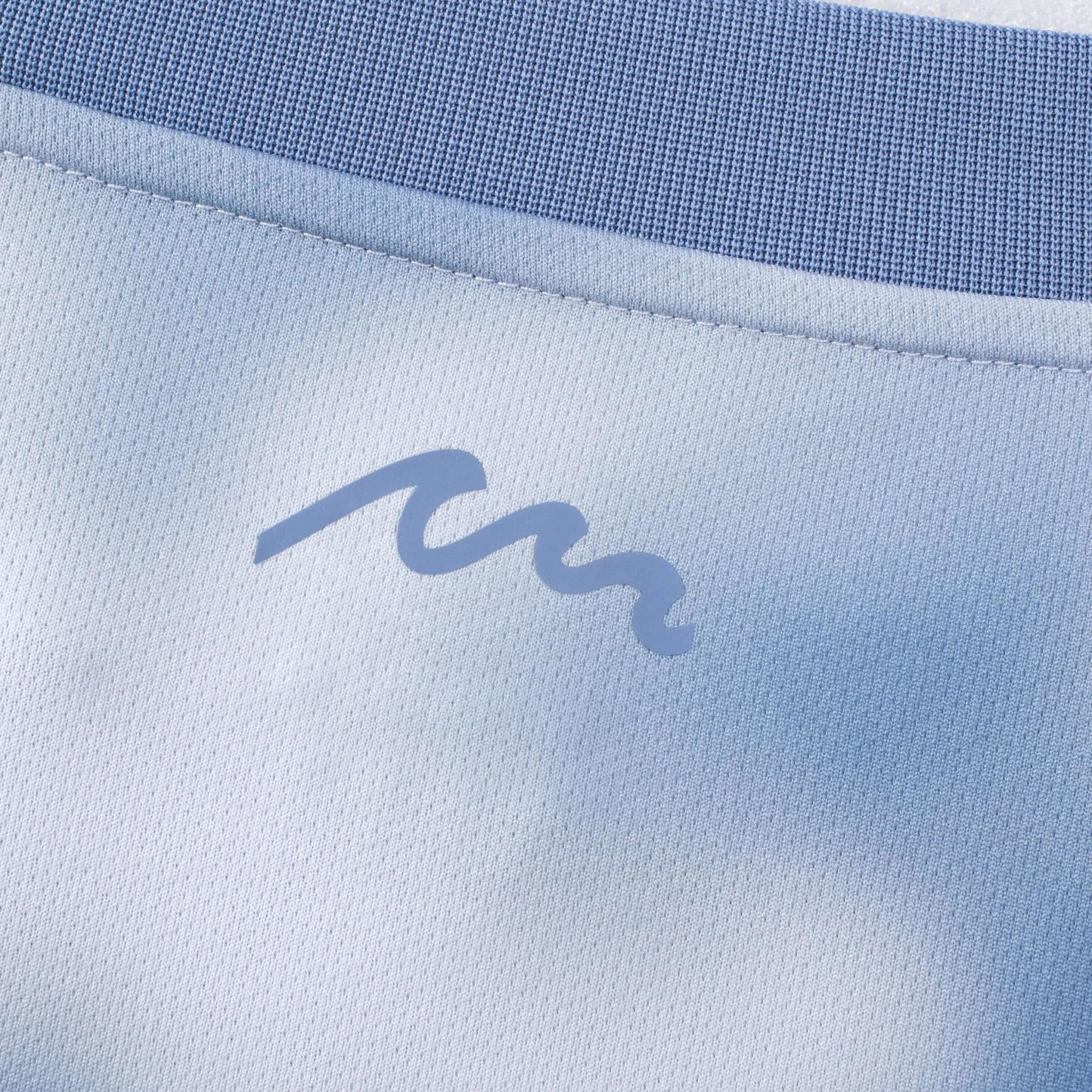 Umbro 2025-26 El Salvador Men's Pre-Match Soccer Jersey - Image 5