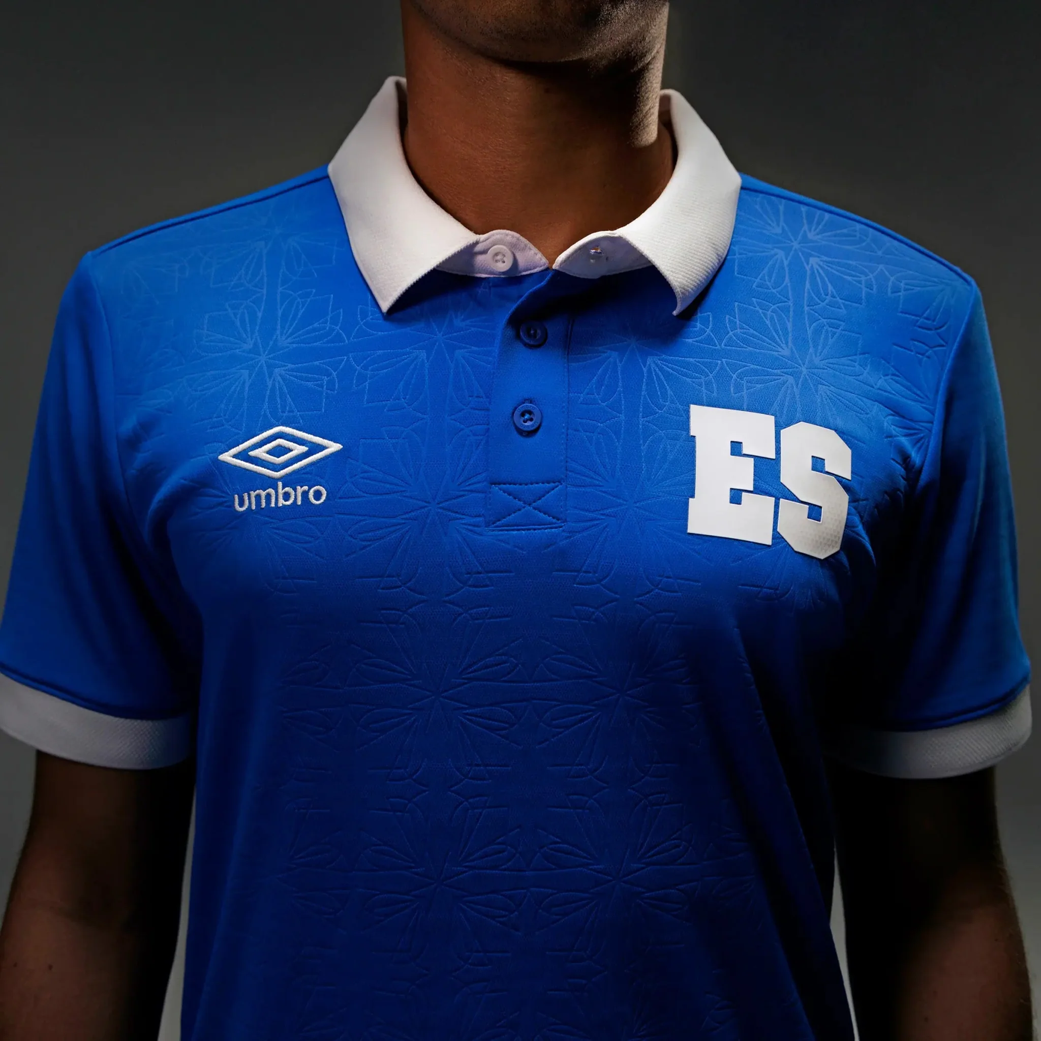 Umbro 2025-26 El Salvador Men's Stadium Home Soccer Jersey - Image 9